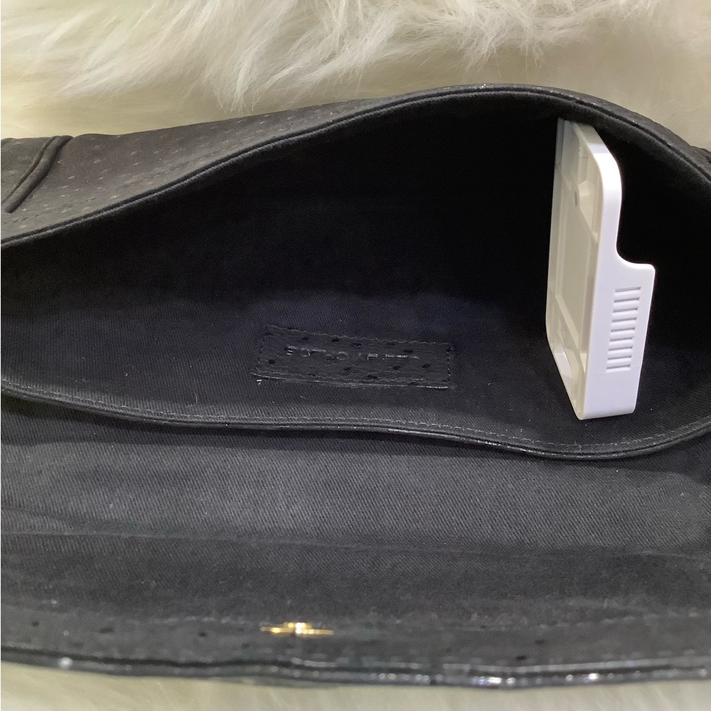 LIKE NEW🖤 Chloe Wristlet - Picture 15 of 17